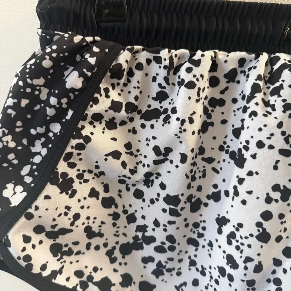 Fabletics black white